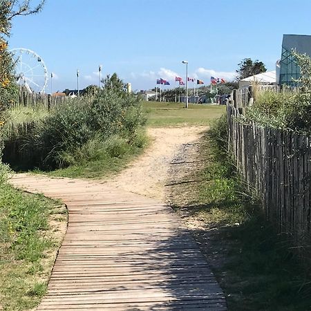 Bleu Sale - F2 Courseulles Avec Balcon Courseulles-sur-Mer Exterior foto