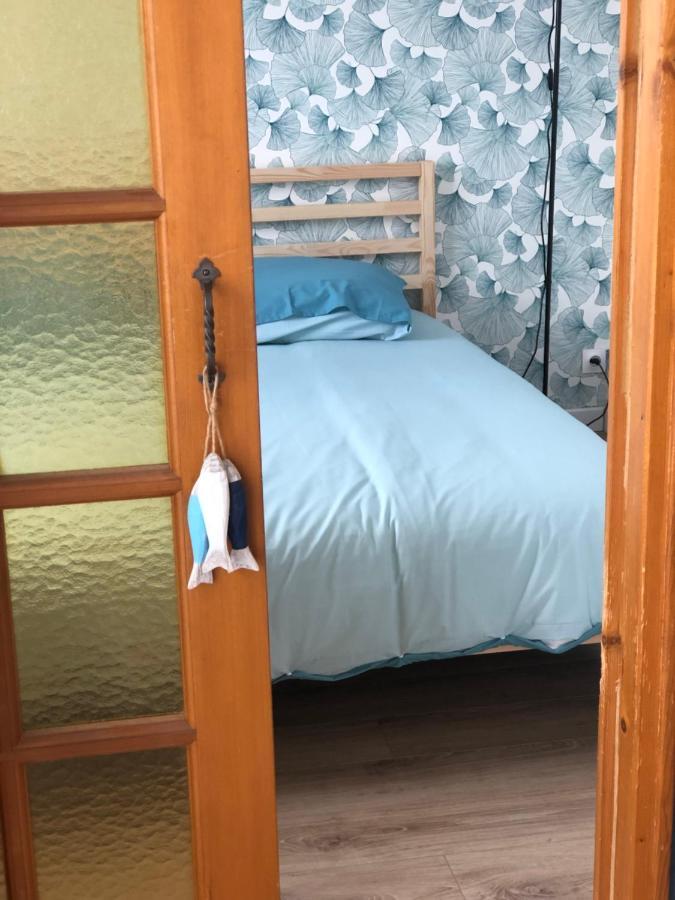 Bleu Sale - F2 Courseulles Avec Balcon Courseulles-sur-Mer Exterior foto