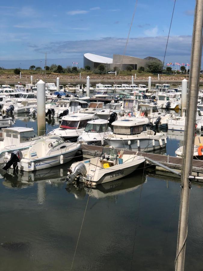 Bleu Sale - F2 Courseulles Avec Balcon Courseulles-sur-Mer Exterior foto